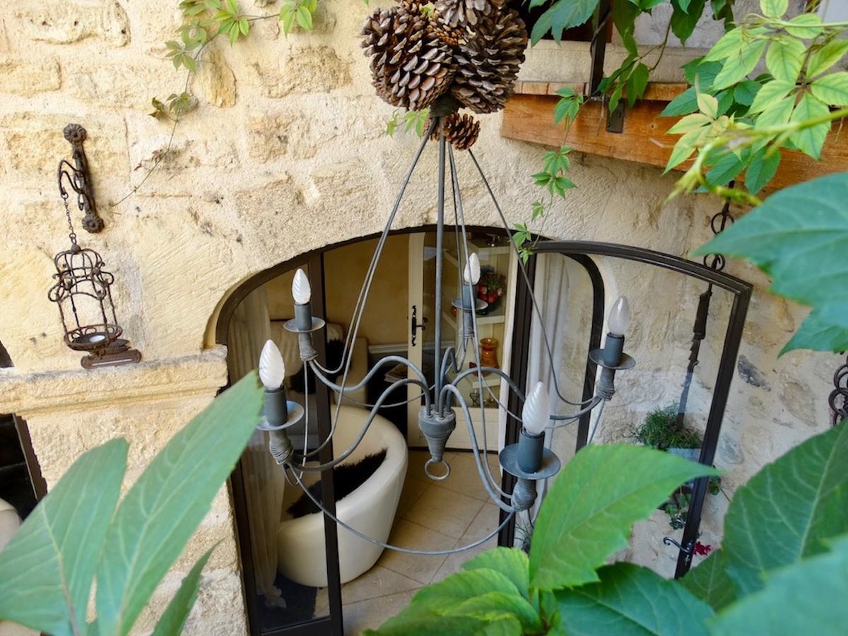 Un Patio En Luberon Bed & Breakfast Ansouis Exterior photo