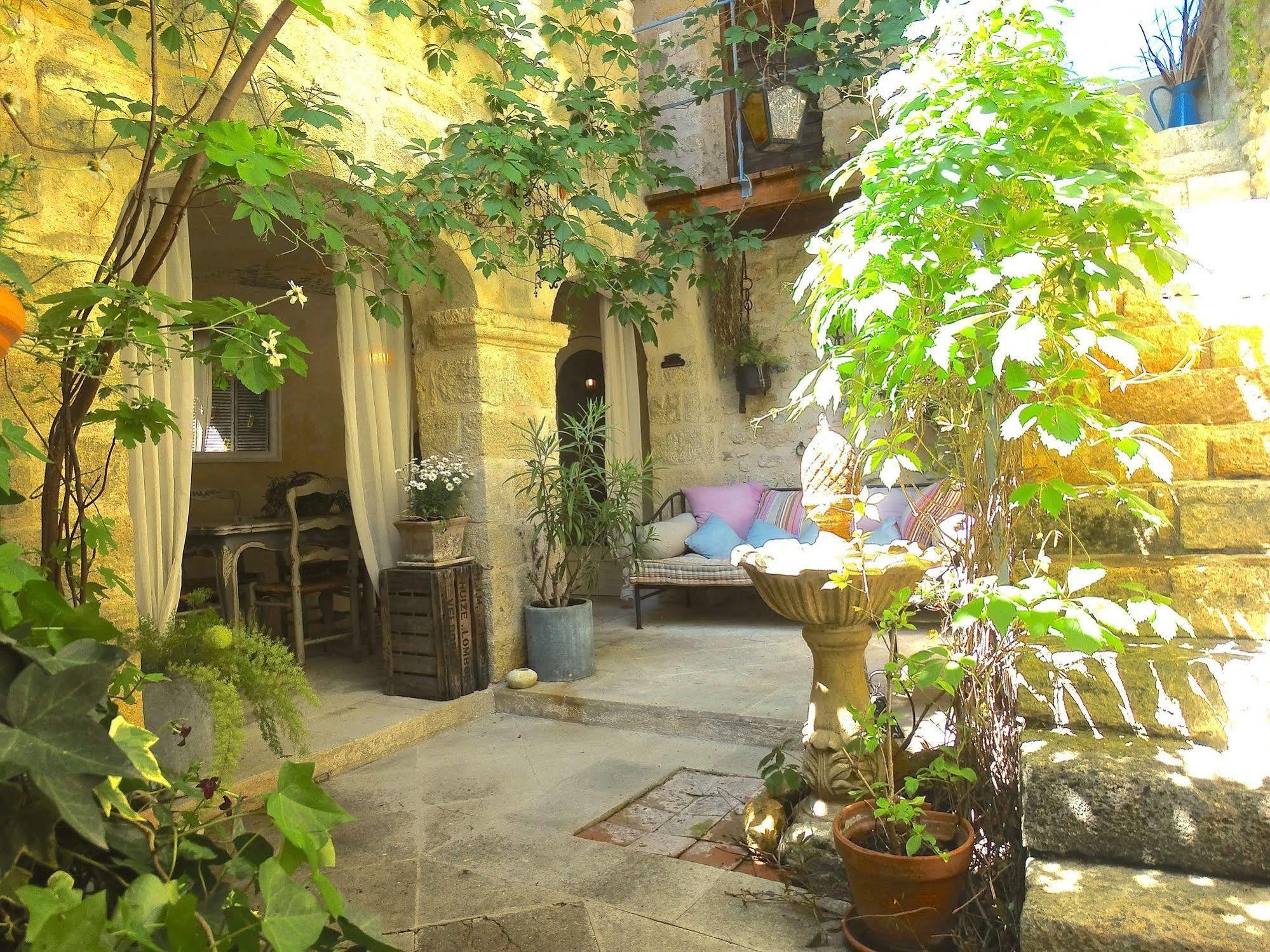 Un Patio En Luberon Bed & Breakfast Ansouis Exterior photo